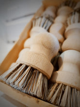 Charger l'image dans la galerie, Brosse Vaisselle et Ménage en Bois