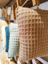 Charger l'image dans la galerie, eponge-vaisselle-zero-dechet-lavable-savon-cake-vaisselle-bio-naturel