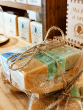 Charger l'image dans la galerie, coffret savon oleron coffret decouverte naturel saponifié à froid la savonniere - savon.oleron - savons.oleron