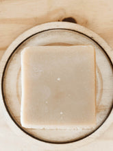 Charger l&#39;image dans la galerie, savon-naturel-au-miel-bio-surgras-fabrication-française-france-artisan-savonnier