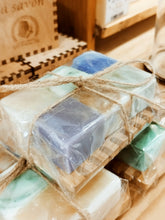 Charger l'image dans la galerie, coffret savon france oléron saponification à froid idée cadeau - savon.oleron - savons.oleron