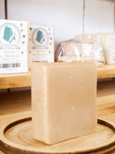 Charger l'image dans la galerie, savon-surgras-bio-miel-savonnerie-artisanal-fait-main-charente-maritime- savon.oleron - savons.oleron