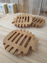 Charger l'image dans la galerie, porte savon bambou poisson ile oleron