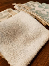 Charger l'image dans la galerie, Lingette poisson Oléron zéro déchet démaquillante 