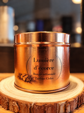 Charger l'image dans la galerie, Bougie parfumée Cèdre – Lumière d’Écorce | Lumière d'Oléron - Format 100gr ou 195gr