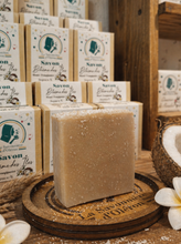 Charger l'image dans la galerie, savon monoï
savon frangipanier
savon exotique naturel
savon artisanal parfumé
savon saponifié à froid