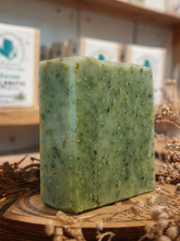 Charger l'image dans la galerie, Savon artisanal aux algues d’Oléron et épinette noire saponifié à froid