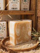 Charger l'image dans la galerie, Savon exfoliant naturel Le Sablissime saponifié à froid pour un gommage doux de la peau