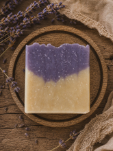 Charger l'image dans la galerie, Savon au lait de chèvre riche et crémeux pour nettoyer la peau en douceur