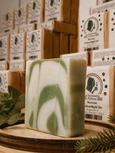 Charger l'image dans la galerie, Savon artisanal ChlorØph’île à la menthe poivrée et au cèdre fabriqué par La Savonnière d’Oléron