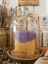 Charger l'image dans la galerie, Savon au lait de chèvre avec mousse crémeuse et onctueuse sur la peau