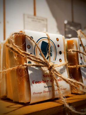 Coffret de 5 savons artisanaux naturels aux ingrédients végétaux et huiles essentielles